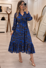Cargar imagen en el visor de la galería, ILUMINADA - Maxi vestido azul con café