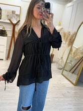 Cargar imagen en el visor de la galería, MATILDE - Blusa negra transparencia
