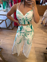 Cargar imagen en el visor de la galería, HAYDEE - Set pantalon y blusa blanco con verde