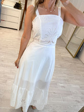 Cargar imagen en el visor de la galería, PENNY - Set blusa y falda blanca