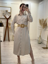 Cargar imagen en el visor de la galería, FANY - Vestido midi camisero beige