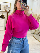 Cargar imagen en el visor de la galería, CYBELE - Sueter fucsia