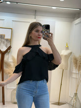 Cargar imagen en el visor de la galería, VALESKA – Blusa negra halter con olanes