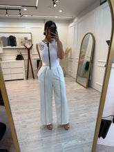 Cargar imagen en el visor de la galería, JOSEPHINE - Set blusa y pantalon blanco