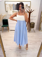Cargar imagen en el visor de la galería, BEGOÑA - Maxi vestido azul y blanco