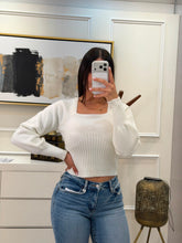 Cargar imagen en el visor de la galería, ALANA - Blusa blanca manga larga