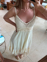 Cargar imagen en el visor de la galería, GLORIELLA - Vestido corto tirantes hueso