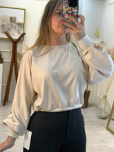 Cargar imagen en el visor de la galería, JUNO - Blusa avena manga larga