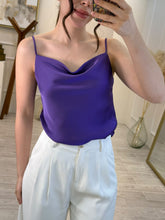 Cargar imagen en el visor de la galería, CANDELARIA - Blusa morada de tirantes