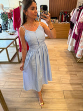 Cargar imagen en el visor de la galería, ASHLEY - Vestido midi azul rayas