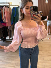 Cargar imagen en el visor de la galería, DAMIANA - Blusa rosa