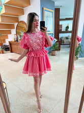 Cargar imagen en el visor de la galería, CHIARA - Vestido corto coral con detalles bordados