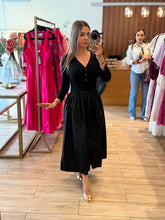 Cargar imagen en el visor de la galería, NADINE - Maxi vestido negro