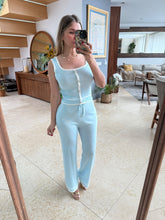 Cargar imagen en el visor de la galería, TERESA - Set pantalón y blusa azul claro