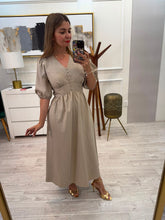 Cargar imagen en el visor de la galería, NEREA - Maxi vestido arena