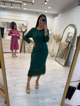 Cargar imagen en el visor de la galería, NEREIDA – Maxi vestido verde con flecos