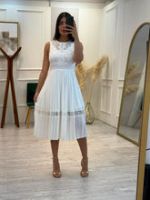 Cargar imagen en el visor de la galería, ALTHEA - Vestido midi blanco