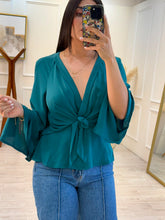 Cargar imagen en el visor de la galería, MASSIE - Blusa verde petroleo