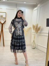 Cargar imagen en el visor de la galería, REBECA  - Vestido midi estampado