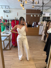 Cargar imagen en el visor de la galería, ILSE - Set pantalón y blusa blanco