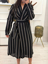 Cargar imagen en el visor de la galería, JANA - Maxi vestido negro rayas