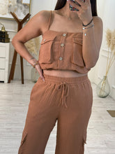 Cargar imagen en el visor de la galería, FAYNA - Set blusa y pantalón terracota
