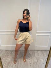 Cargar imagen en el visor de la galería, BRISA - Blusa básica azul petróleo