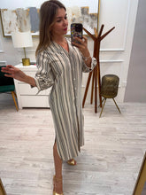 Cargar imagen en el visor de la galería, GAIA - Maxi vestido rayado