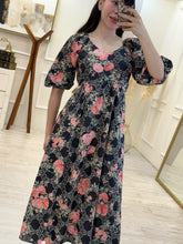 Cargar imagen en el visor de la galería, ANDREA - Maxi vestido negro estampado