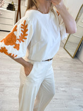 Cargar imagen en el visor de la galería, NIRVANA - Set pantalon y blusa detalle en mangas