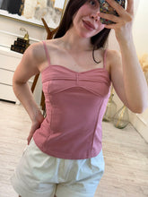 Cargar imagen en el visor de la galería, MCKENNA - Set blusa con sueter rosa