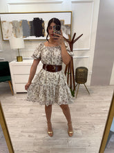 Cargar imagen en el visor de la galería, ARABELLA - Vestido midi avena estampado