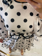 Cargar imagen en el visor de la galería, GEORGIA - Vestido blanco polka dots