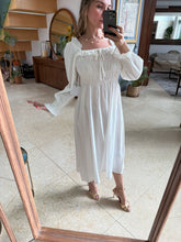 Cargar imagen en el visor de la galería, AYAKA - Vestido midi blanco