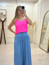 Cargar imagen en el visor de la galería, PRISCA - Blusa lencera fucsia