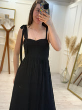 Cargar imagen en el visor de la galería, CORINTIA - Maxi vestido negro