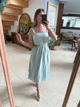 Cargar imagen en el visor de la galería, CRESSIDA - Maxi vestido verde claro