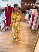 Cargar imagen en el visor de la galería, NADIA - Maxi vestido amarillo estampado