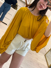 Cargar imagen en el visor de la galería, FERN - Blusa amarilla