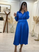 Cargar imagen en el visor de la galería, DANIRA - Vestido midi azul animal print