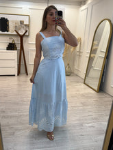 Cargar imagen en el visor de la galería, PILAR - Set blusa y falda azul claro