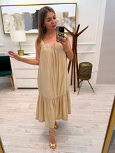Cargar imagen en el visor de la galería, ALINA - Maxi vestido beige