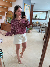 Cargar imagen en el visor de la galería, NIEVES - Blusa tinto estampada