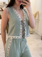Cargar imagen en el visor de la galería, GRECIA - Set blusa y pantalon verde olivo