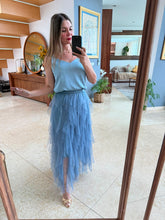 Cargar imagen en el visor de la galería, EVA - Blusa tirantes azul