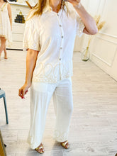 Cargar imagen en el visor de la galería, LUDOVICA - Set blusa y pantalon blanco