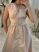 Cargar imagen en el visor de la galería, ELSINORE - Maxi vestido khaki