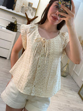 Cargar imagen en el visor de la galería, BLANDINE - Blusa avena estampada