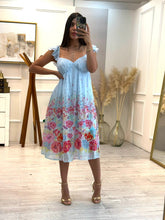 Cargar imagen en el visor de la galería, PIPER - Vestido midi azul claro con flores