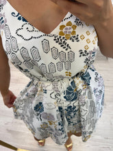 Cargar imagen en el visor de la galería, MAGDALENA - Vestido blanco tirantes estampado